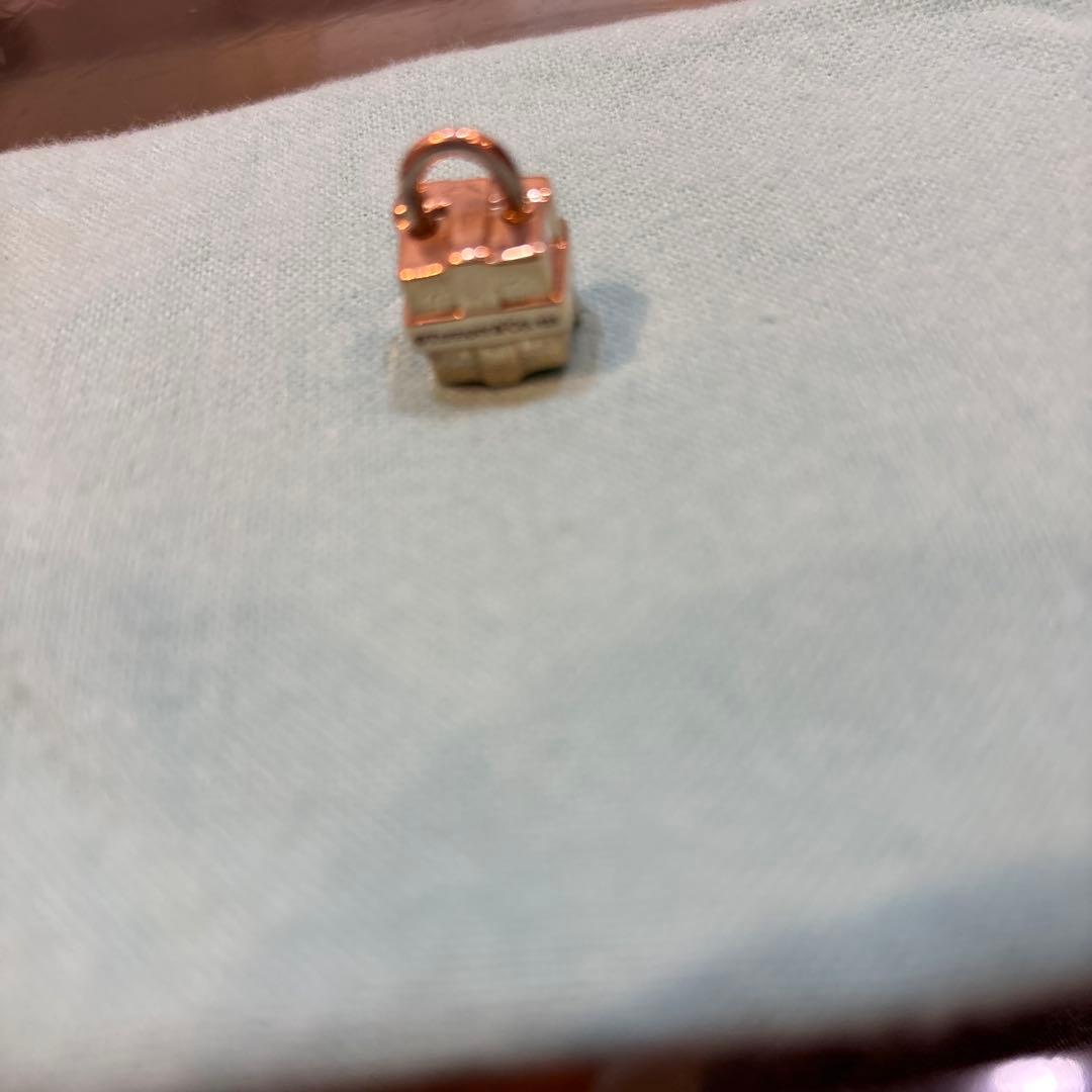 ティファニーブルーボックスチャーム