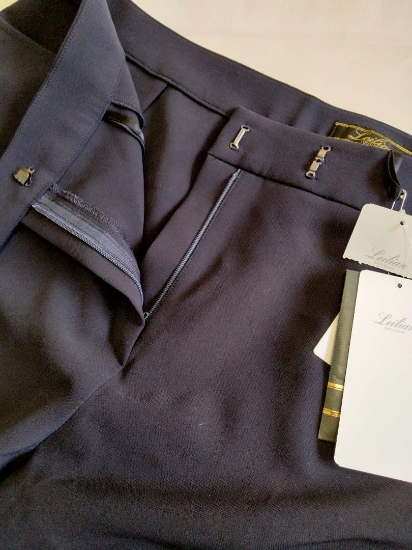 専用【新品だけど難アリ】レリアンのパンツ