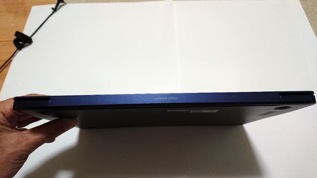 ASUS Zenbook UX331U 13.3型 i5-8250 1.14kg