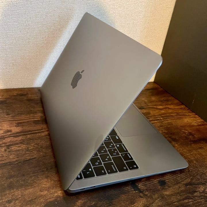 【極美品】MacBook Air 2018 8GB 箱付きMacBook air