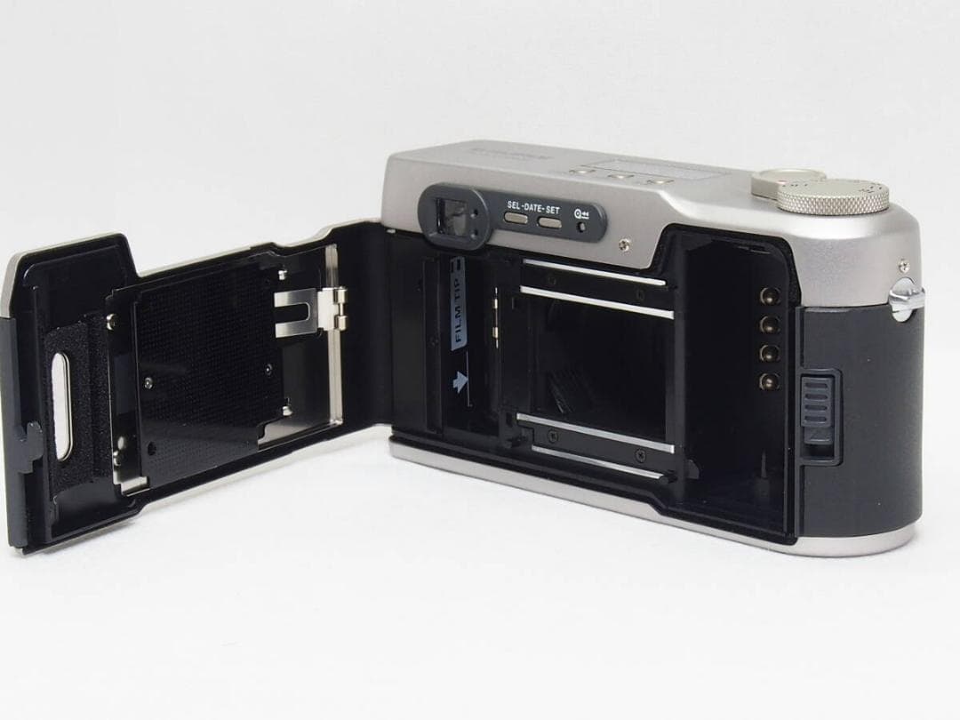 ■ほぼ新品■ FUJIFILM KLASSE シルバー 《 スレ無し 使用感無し