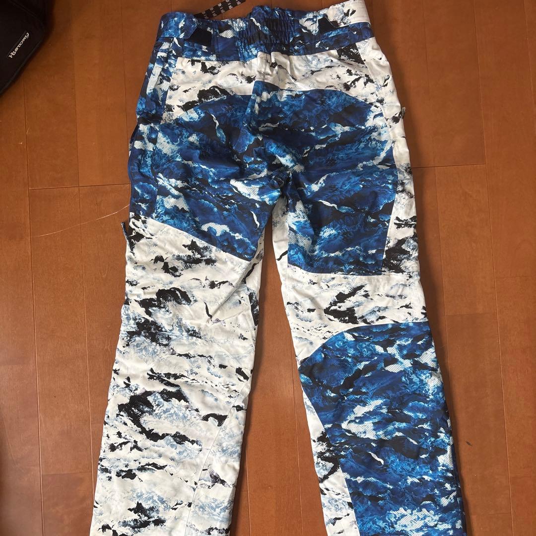 Phenix 迷彩柄 フード付きスキーウェア