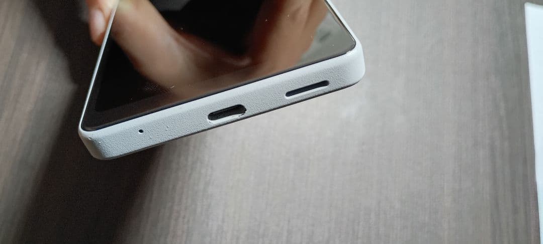 Xperia Ace III SOG08　グレー