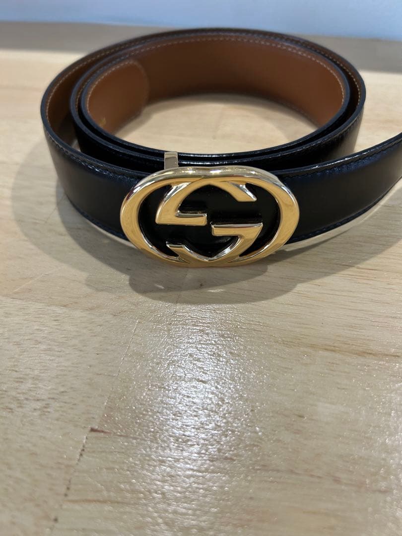 GUCCI レディースブラックレザー ベルト 調整可能