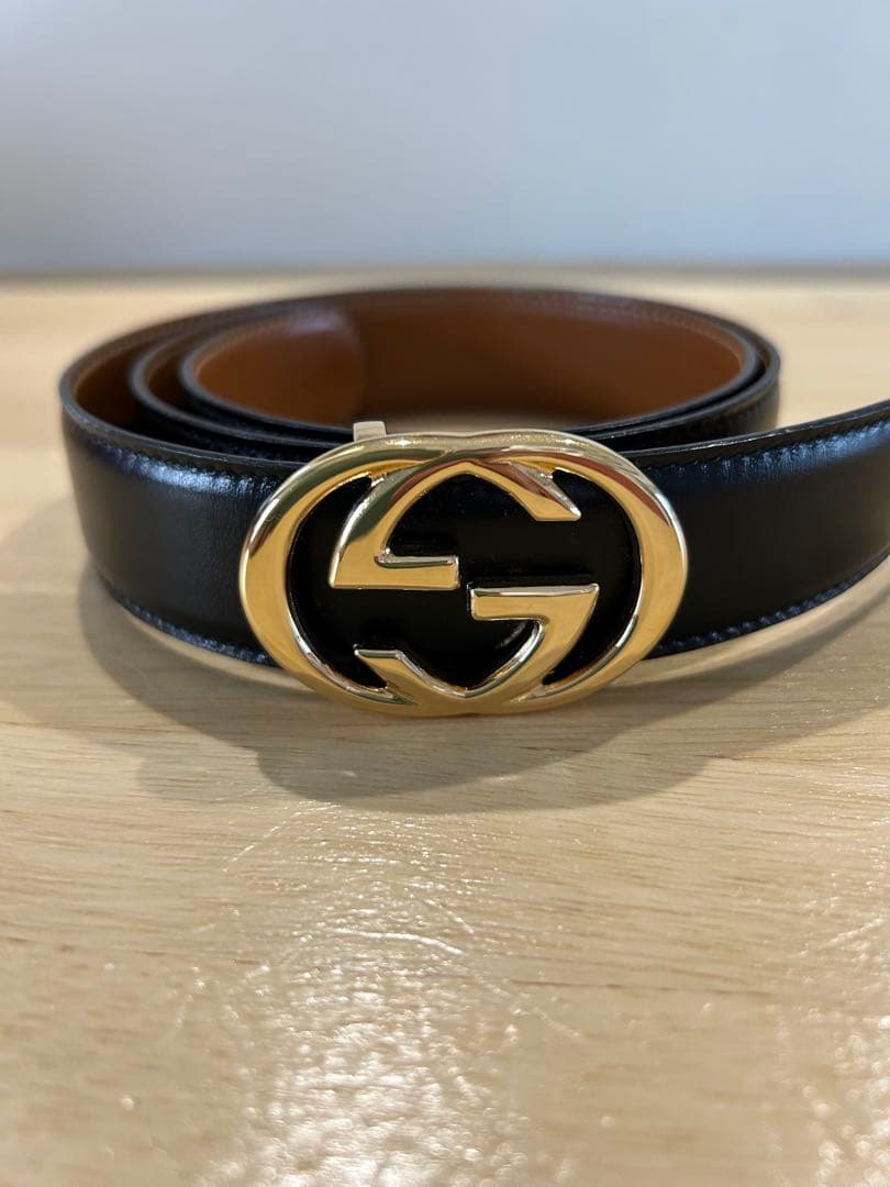 GUCCI レディースブラックレザー ベルト 調整可能