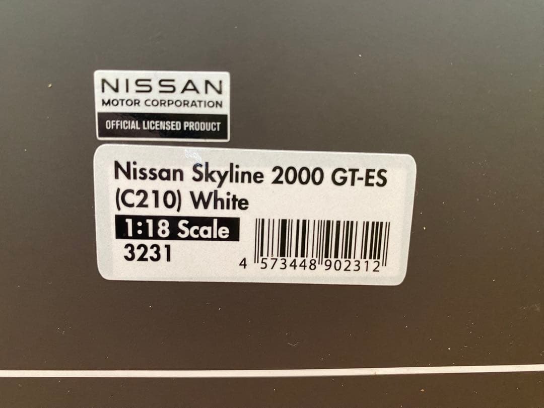 ミニカー SkyLine GT-ES 1/18