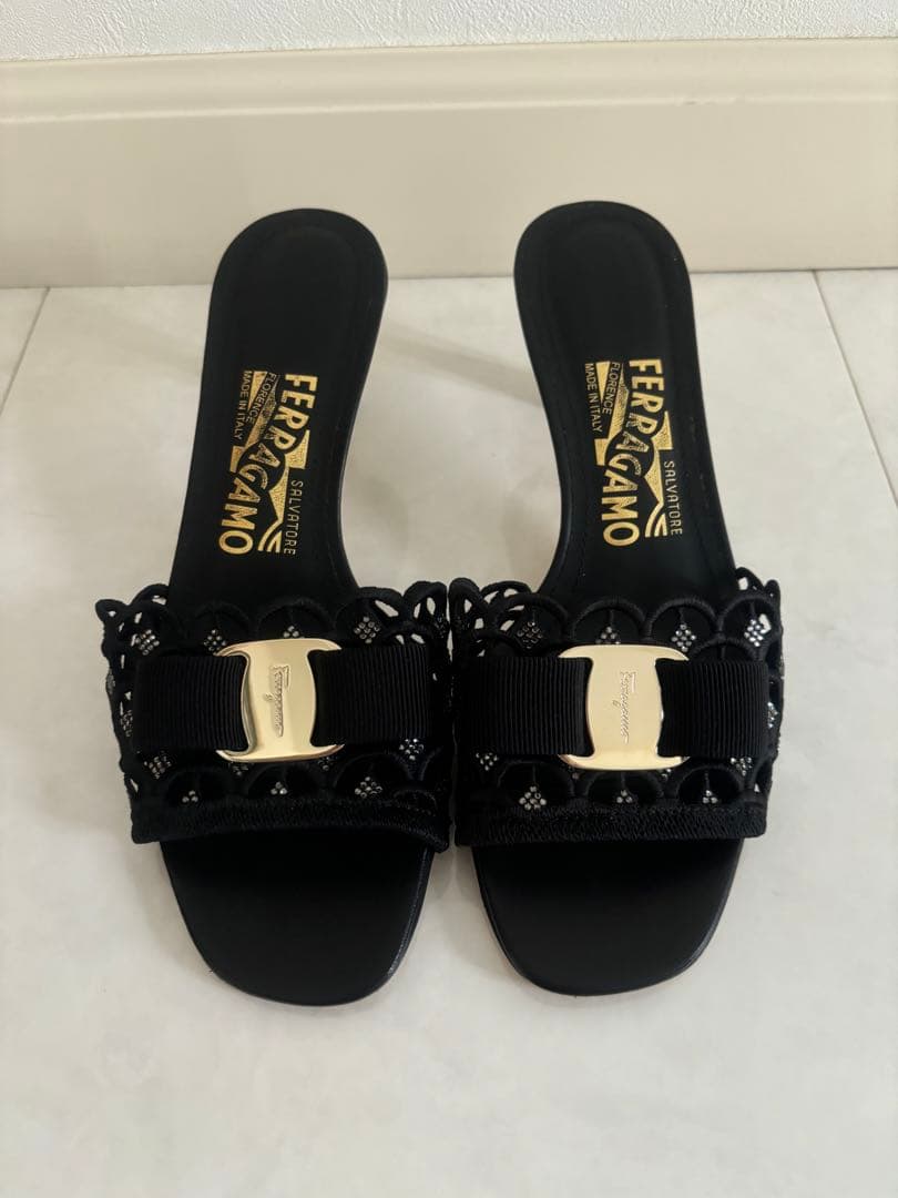 フェラガモ ミュールサンダル
