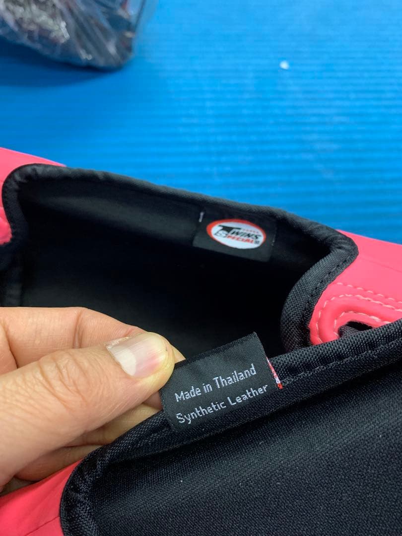 女性に人気 蛍光ピンク M 軽量 レガース ツインズ twins 脛当て