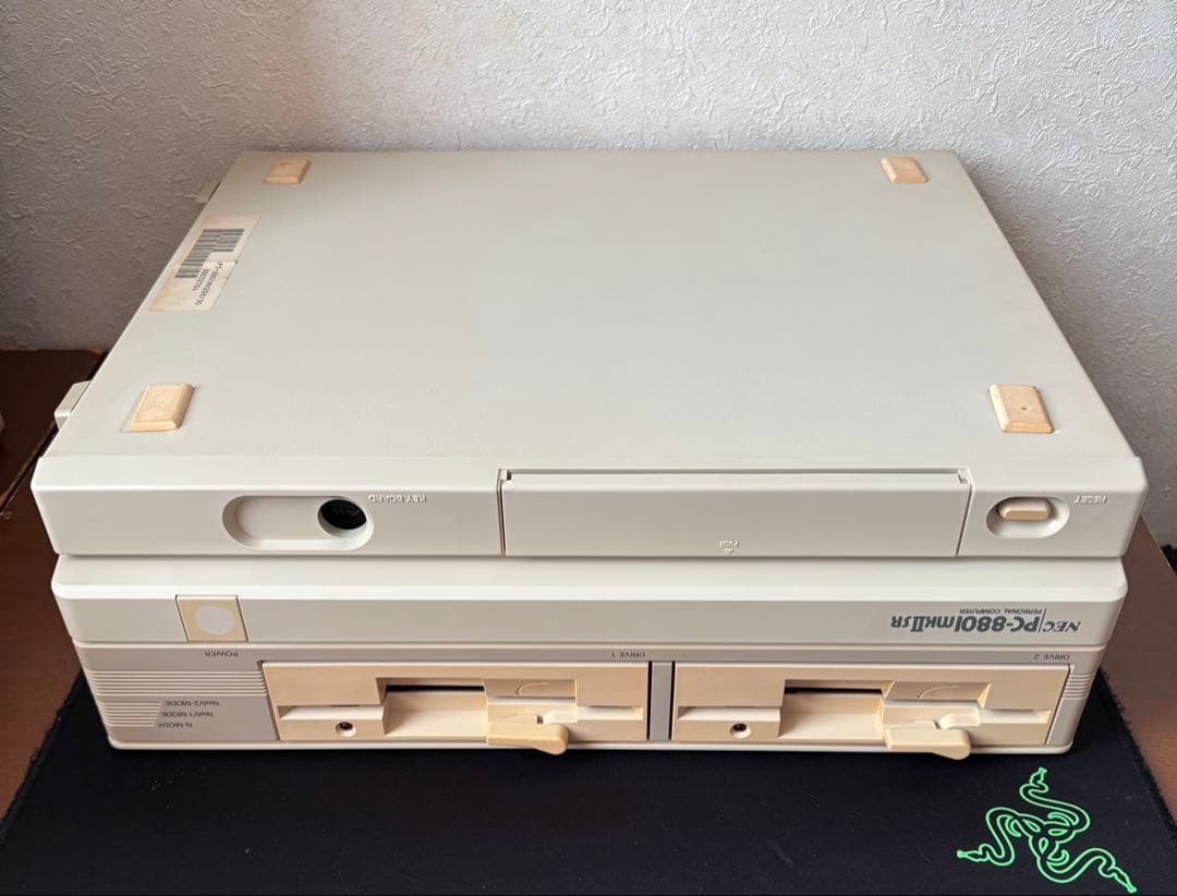 PC-8801mkIISR 本体とキーボード 動作品