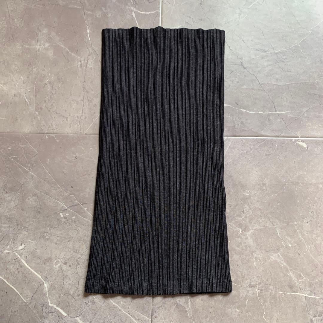 プリーツプリーズ　イッセイミヤケ　ネックウォーマー　　オーチューブ グレー美品