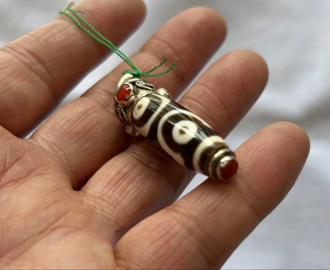 値下げしましたチベットジービーズ天珠