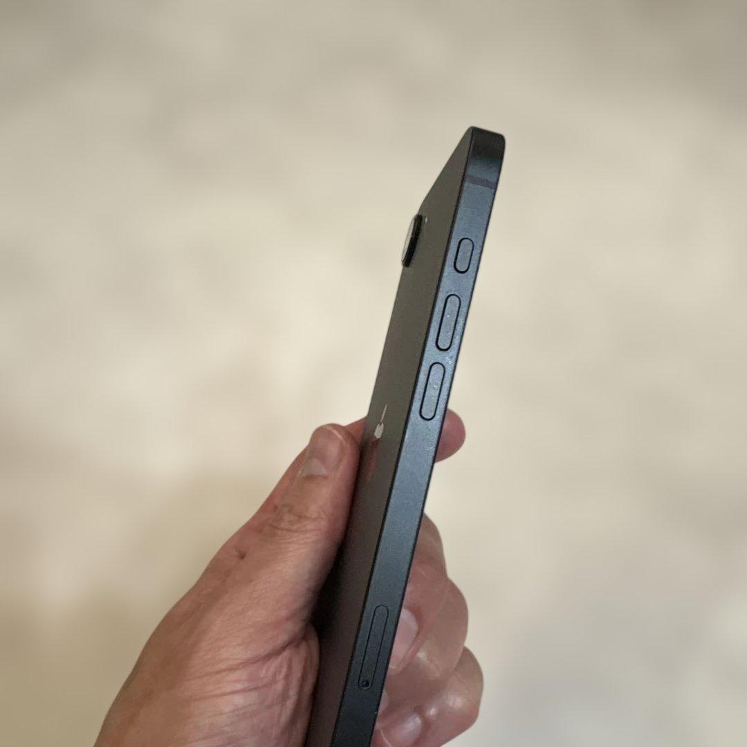 Apple iPhone 16eブラック 本体