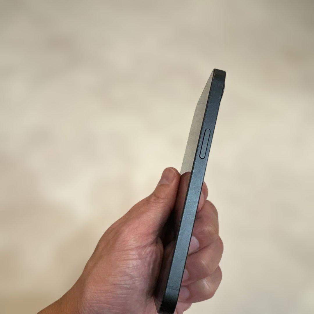 Apple iPhone 16eブラック 本体