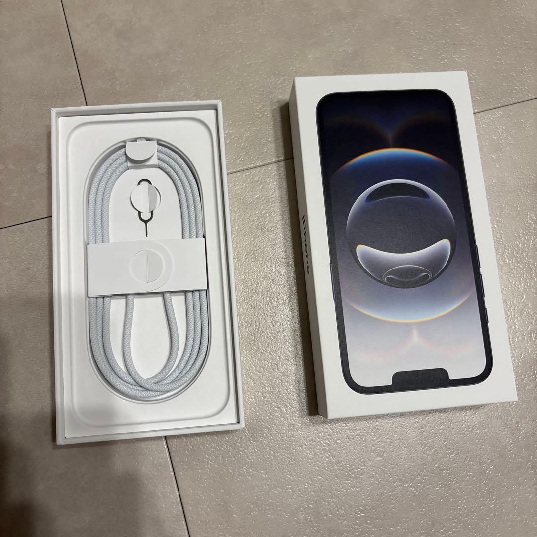 Apple iPhone 16eブラック 本体