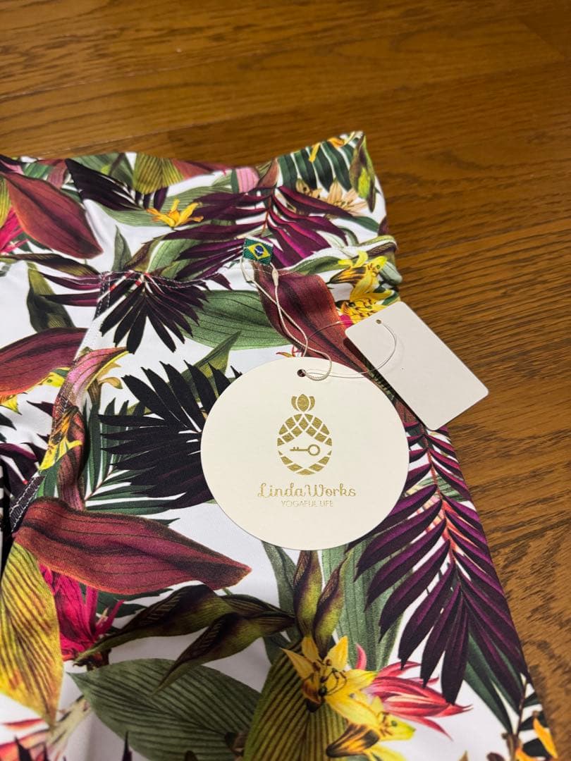 LindaWorks トロピカル柄 ヨガパンツ　M 新品未使用
