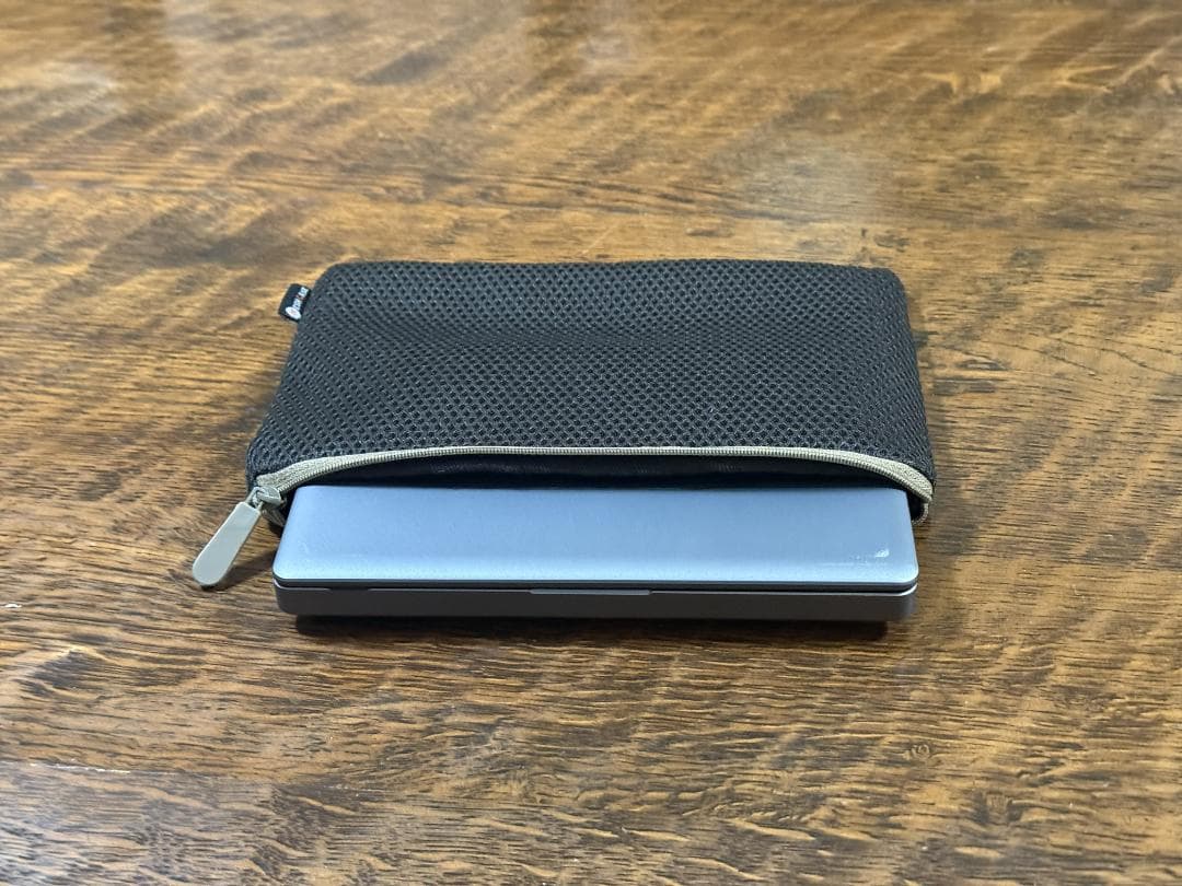 【極美品】CHUWI MiniBook Core m3-8100Y／8／256