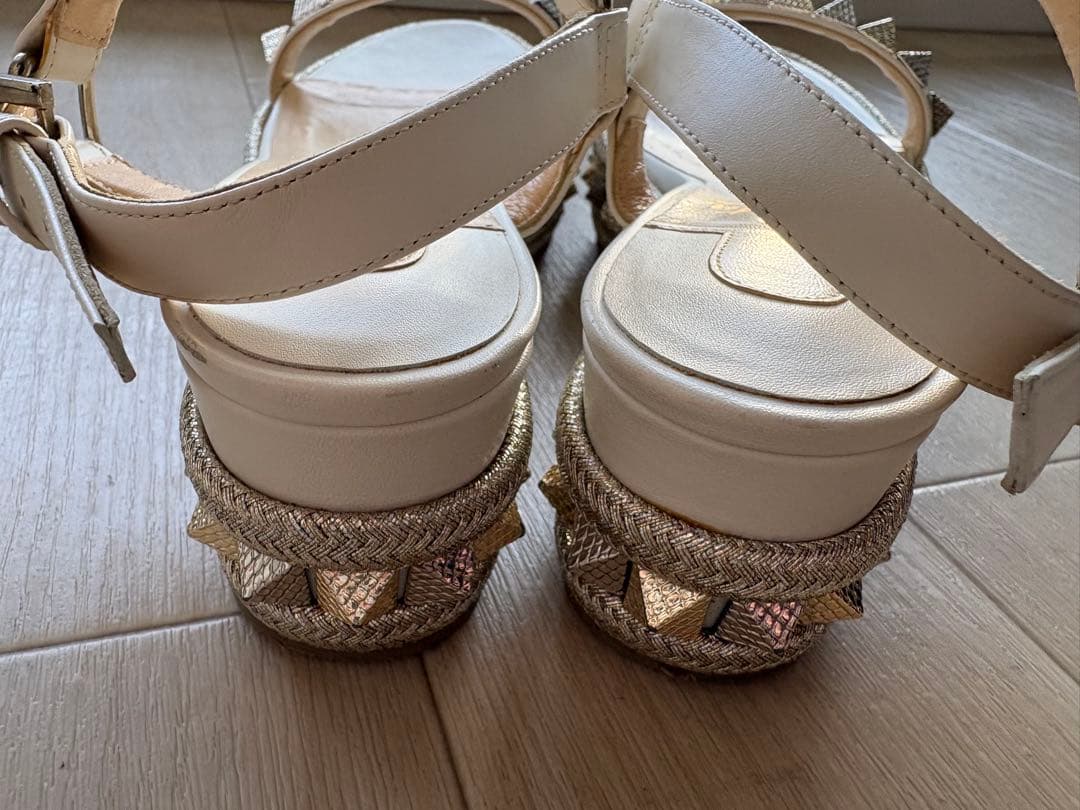 クリスチャンルブタン　サンダル