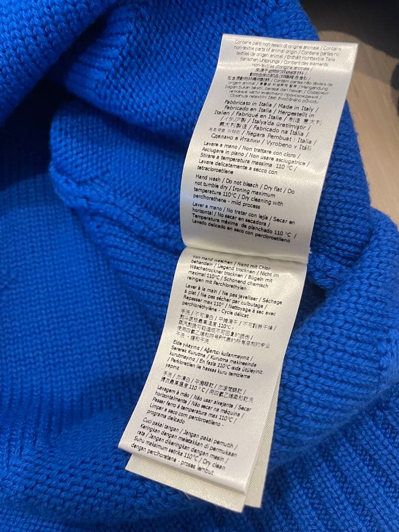 FENDI メンズ　ニットセーター 青