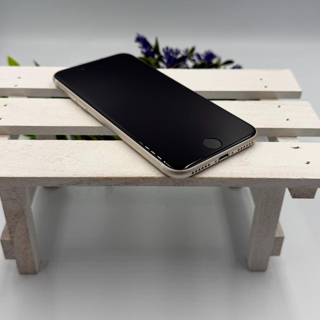 【美品】iPhone SE第3世代 64GB スターライト 388