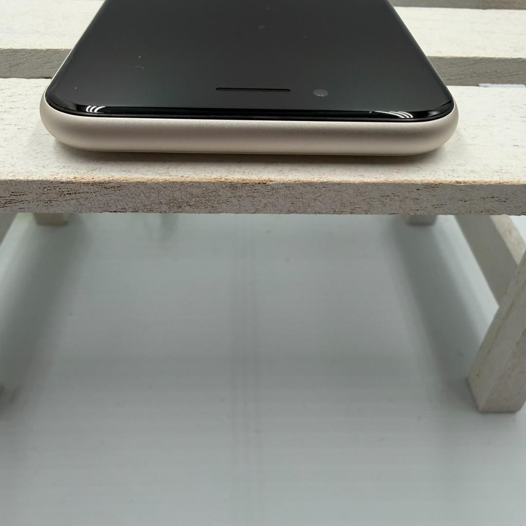 【美品】iPhone SE第3世代 64GB スターライト 388