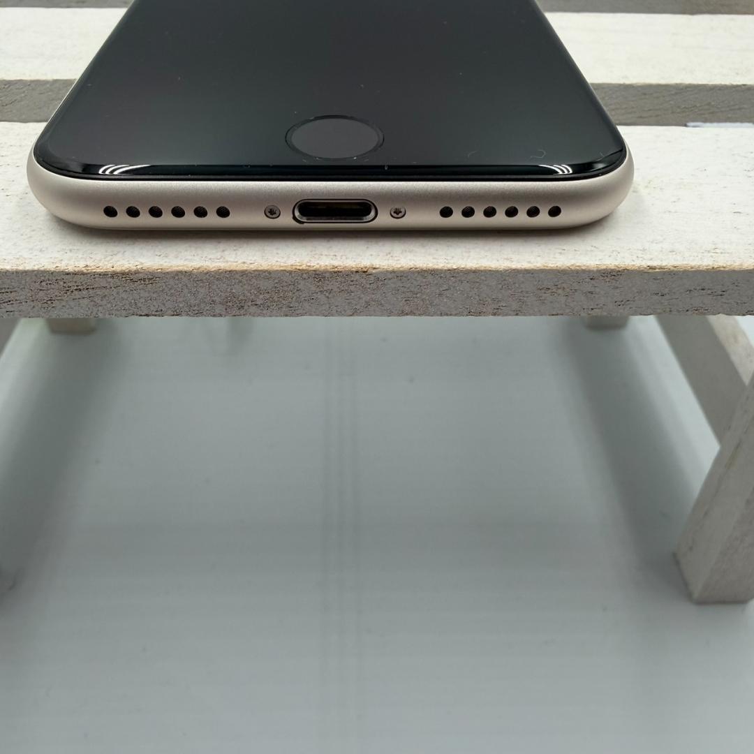 【美品】iPhone SE第3世代 64GB スターライト 388