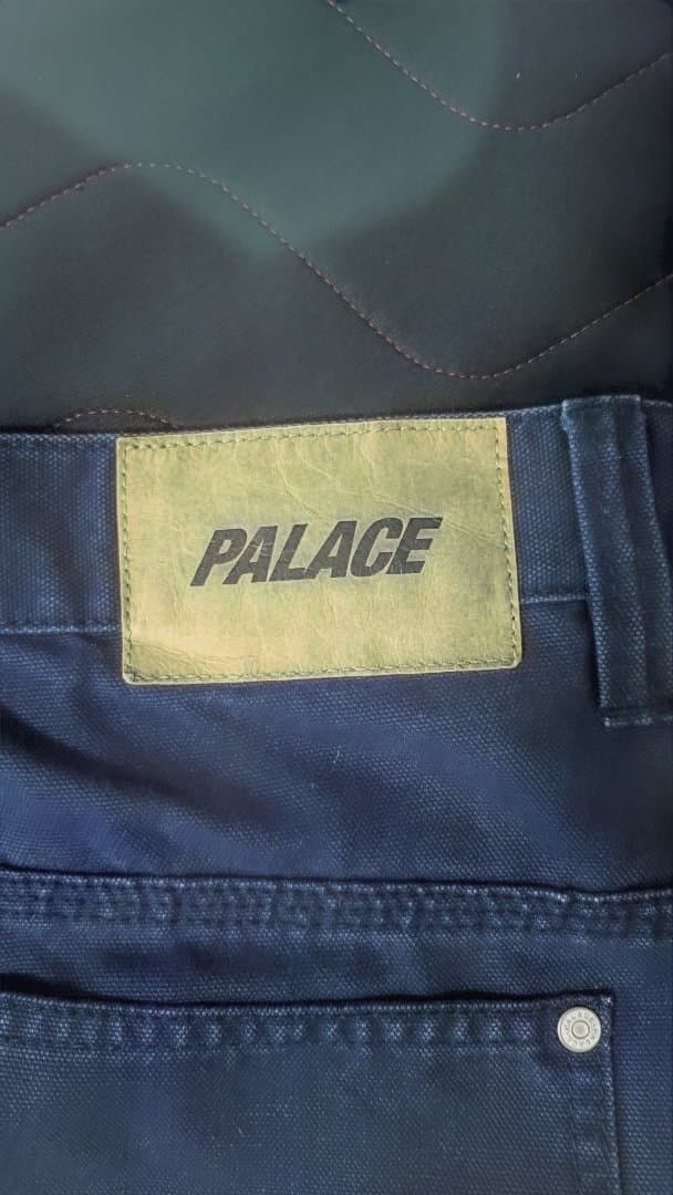 PALACE ネイビー ショートパンツ