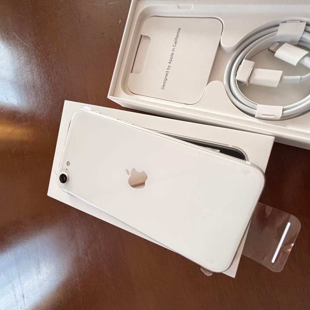 ★新品未使用★Apple iPhone SE（第2世代）64GB ホワイト
