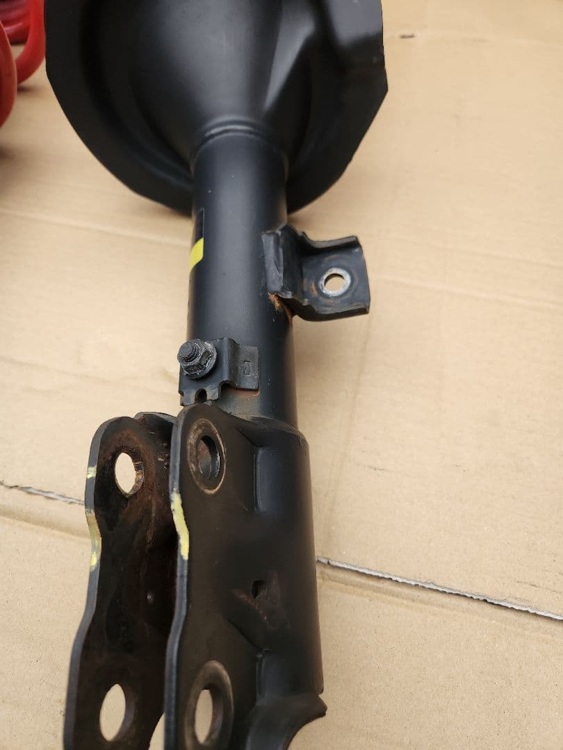 デリカD5　１インチリフトアップサス　ショック