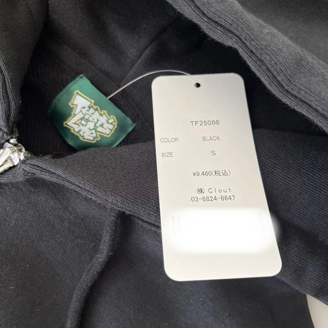 that's life ザッツライフ　黒パーカー　フロントロゴハートドット柄