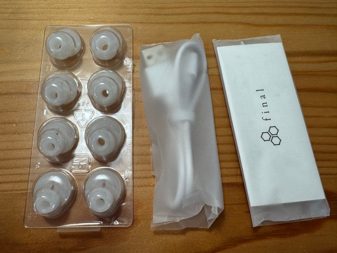 final ze8000 イヤホン　white 購入1ヶ月　美品