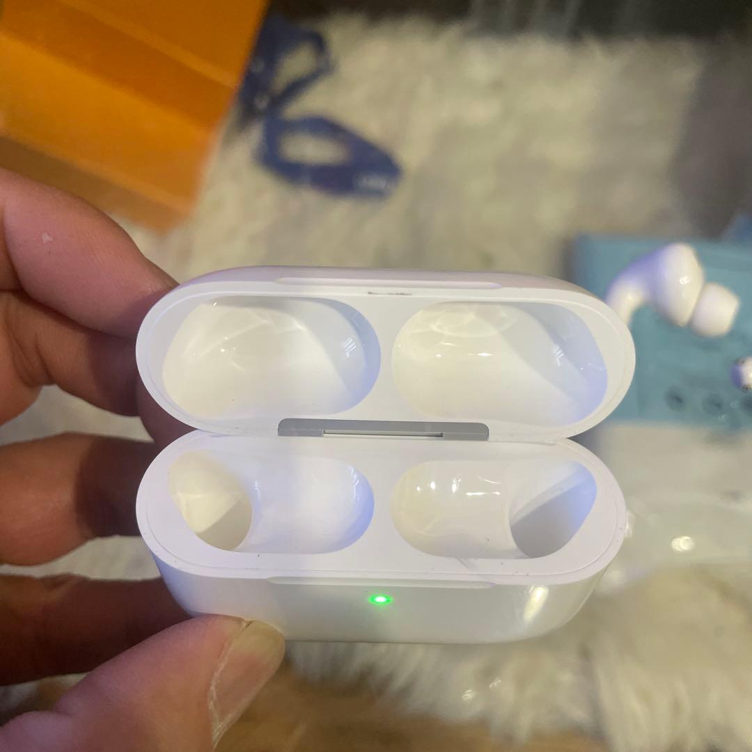 AirPods pro3 本体 充電ケース付き　箱無し