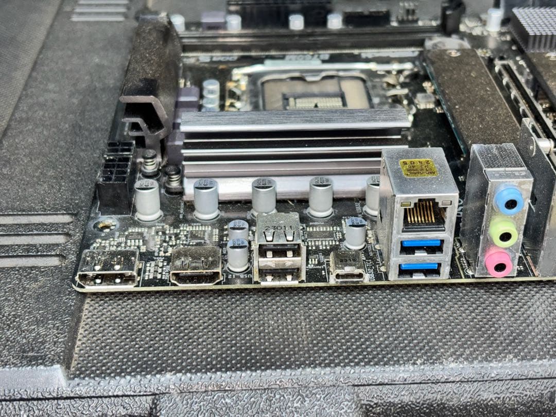 ASRock B760Mマザーボード