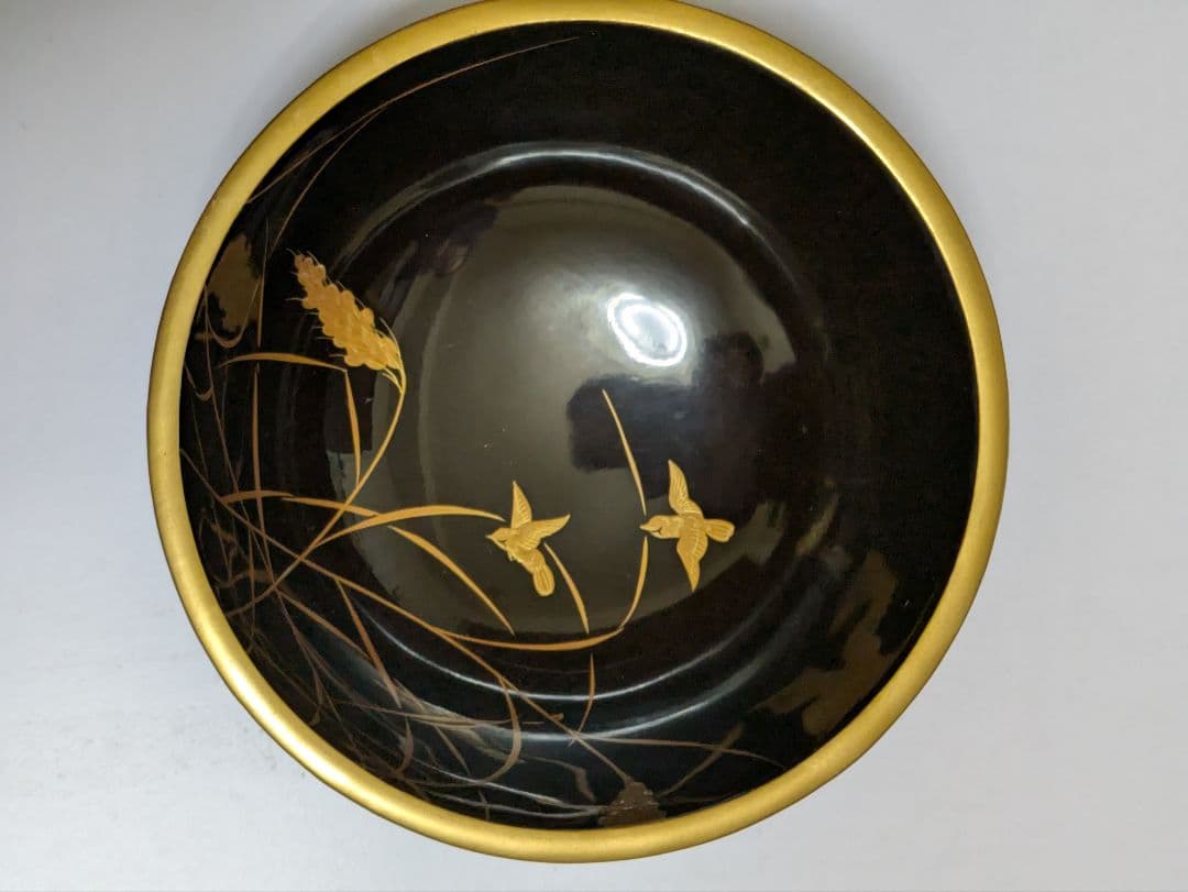 漆器 菓子器 黒と金の装飾