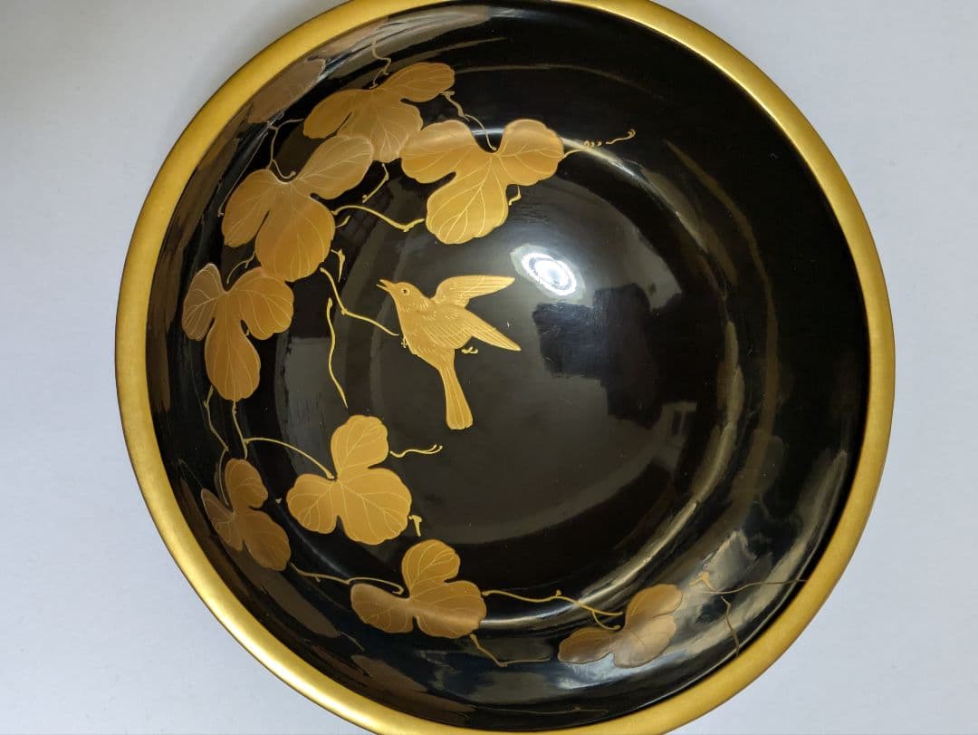 漆器 菓子器 黒と金の装飾