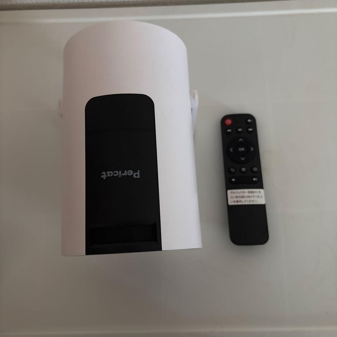 Pericat プロジェクター　未使用　箱、説明書なし