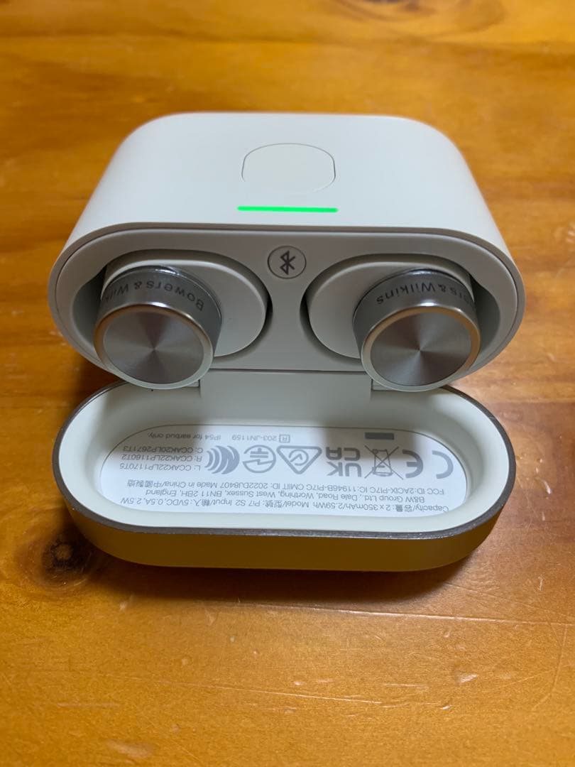 ワイヤレスイヤホン　B&W Pi7 S2