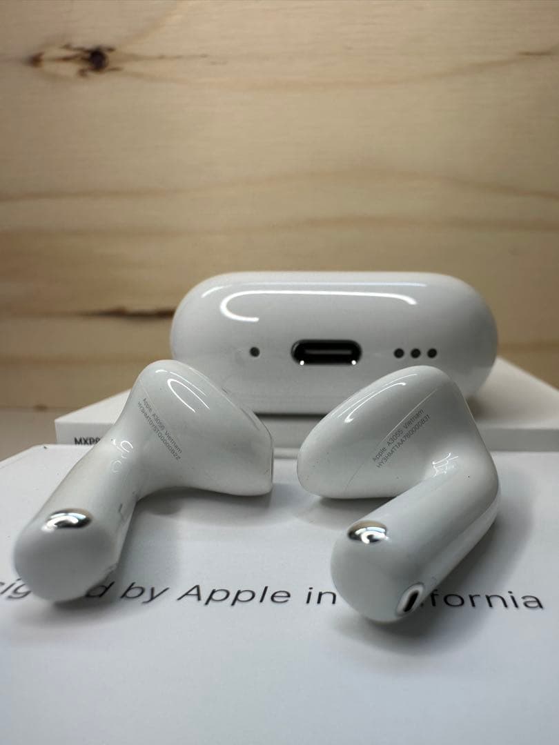 【美品】AirPods4 ANCモデル MXP93J/A T2FQ4