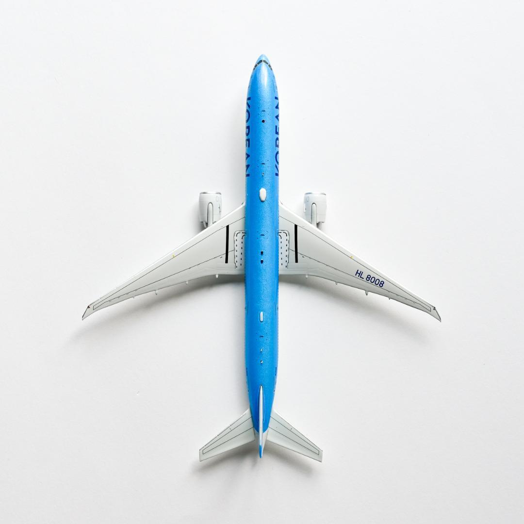 ★猫好きマー君様★大韓航空 B777-300ER 新塗装 ギア着脱可 1/400
