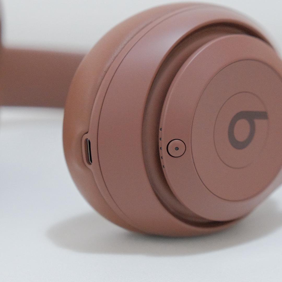 Beats Studio Pro x Kim Kardashian アース