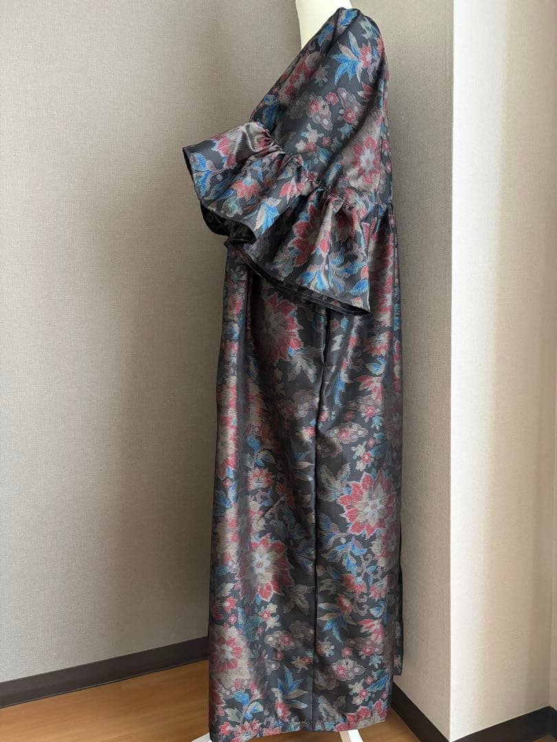 ★着物リメイク★　大島紬　フリル袖のゆったりワンピ　可憐な花柄