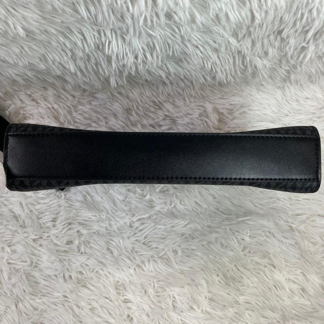 【美品】マイケルコース ロゴ　MK柄　黒　バッグ クラッチバッグ 男女