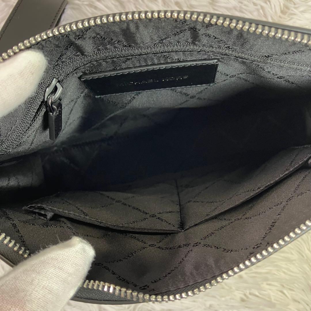 【美品】マイケルコース ロゴ　MK柄　黒　バッグ クラッチバッグ 男女