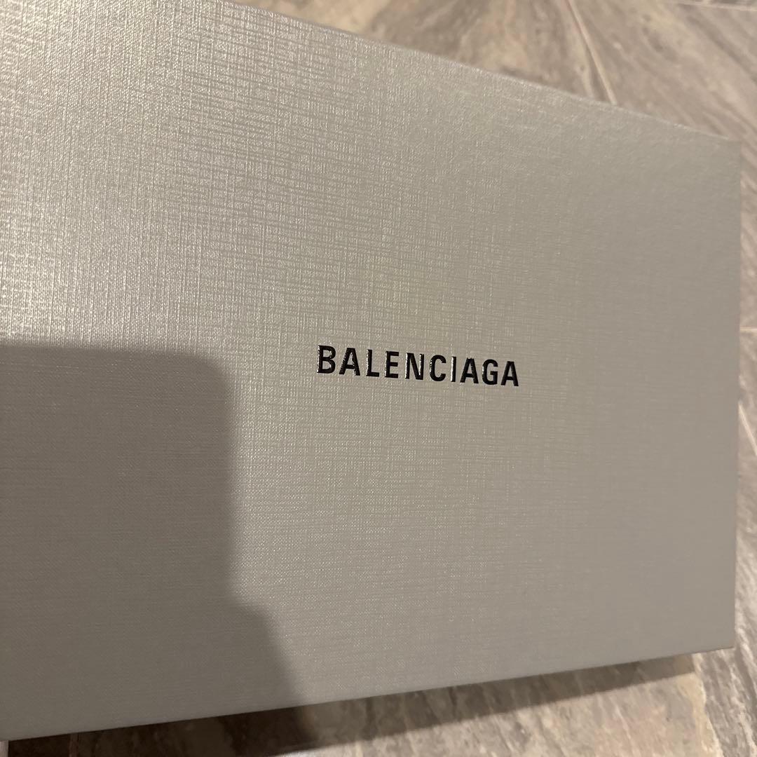BALENCIAGA バレンシアガ レインボー スウェット 白　130㎝