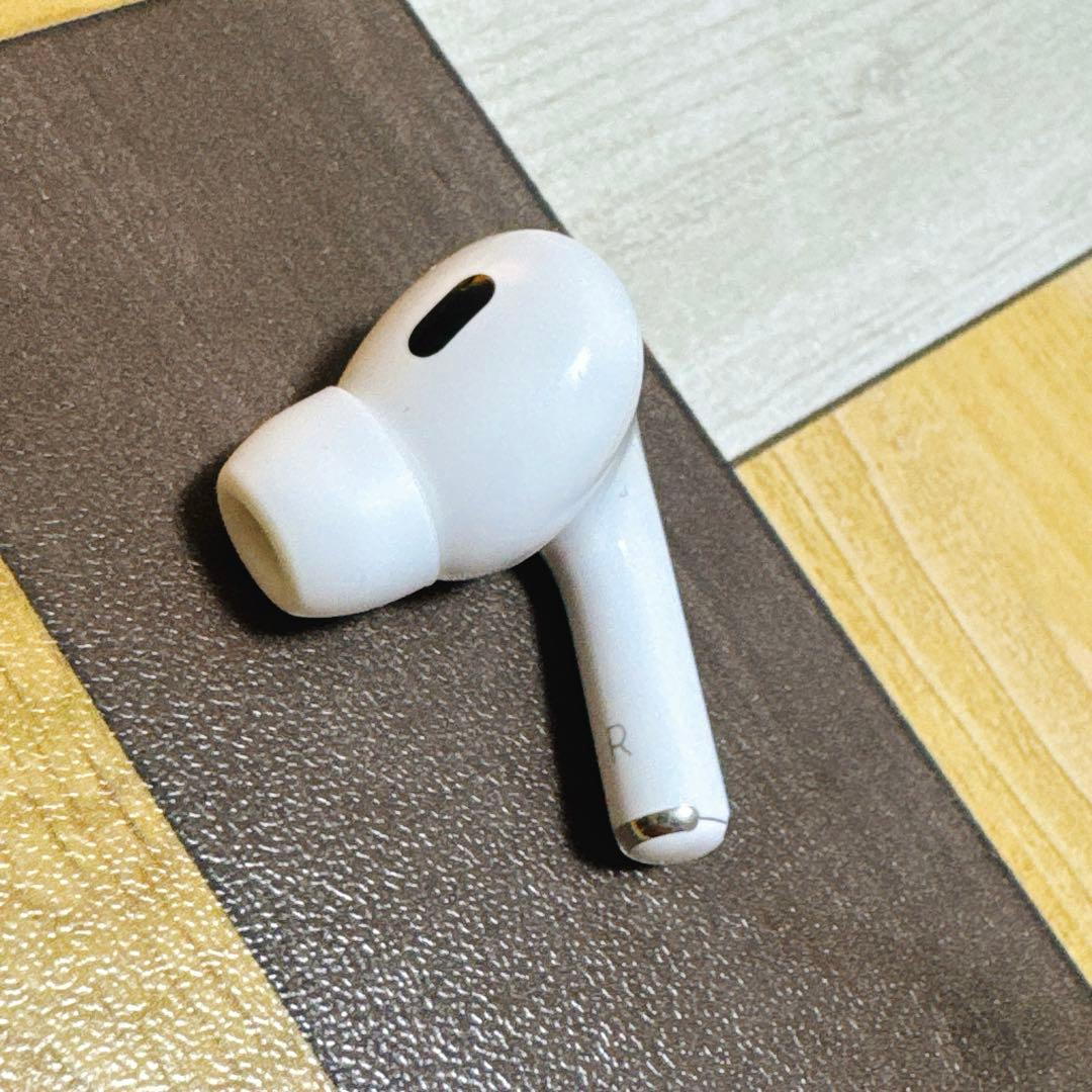 S*l様 AirPods Pro（第2世代）MQD83J/A 2022年モデル