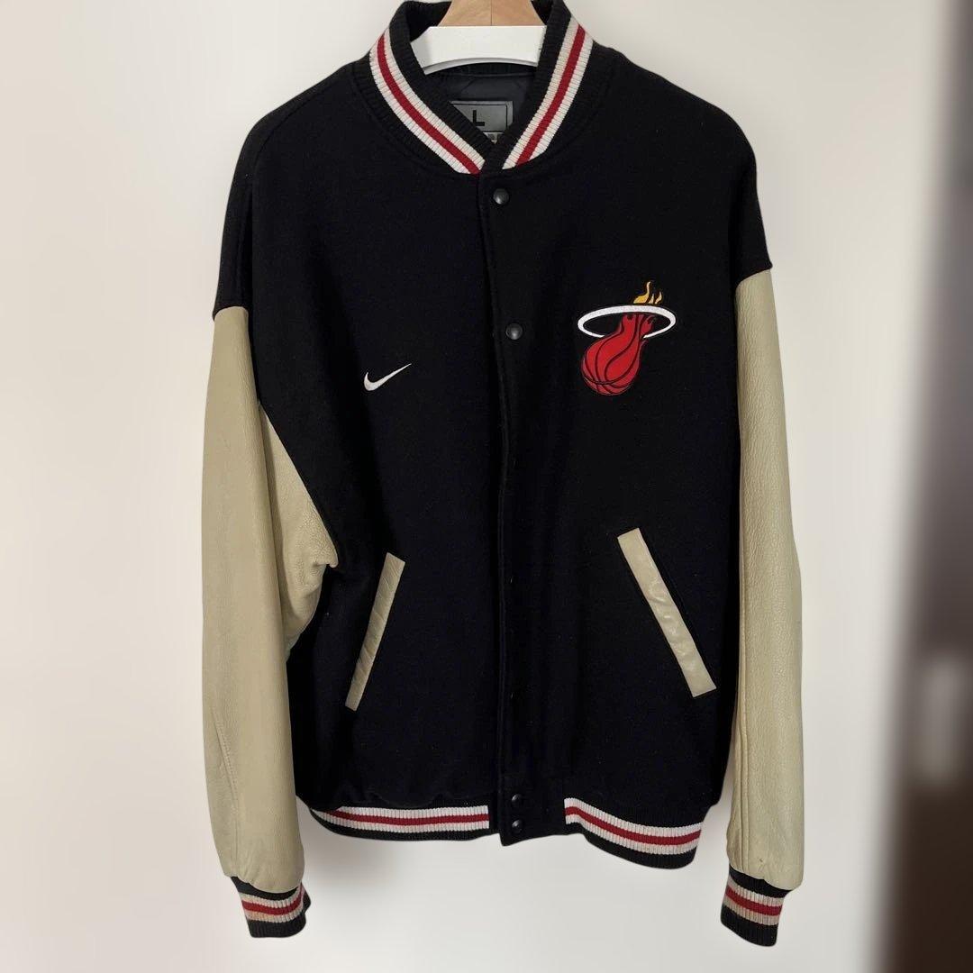 【美品】ナイキ　バーシティジャケット　スタジャン