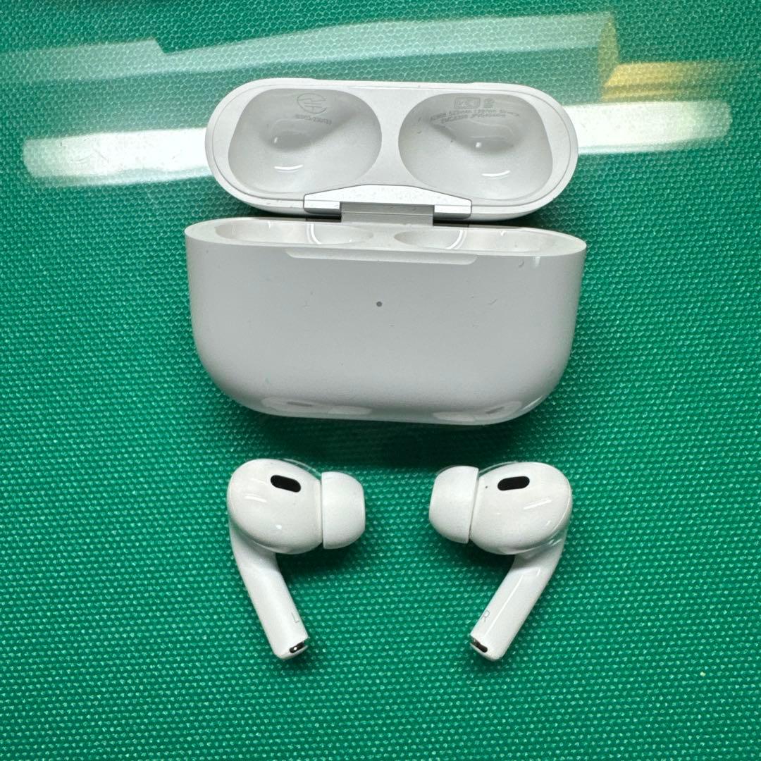 正規品 Apple AirPods Pro 第2世代 AZLAイヤーチップ付き