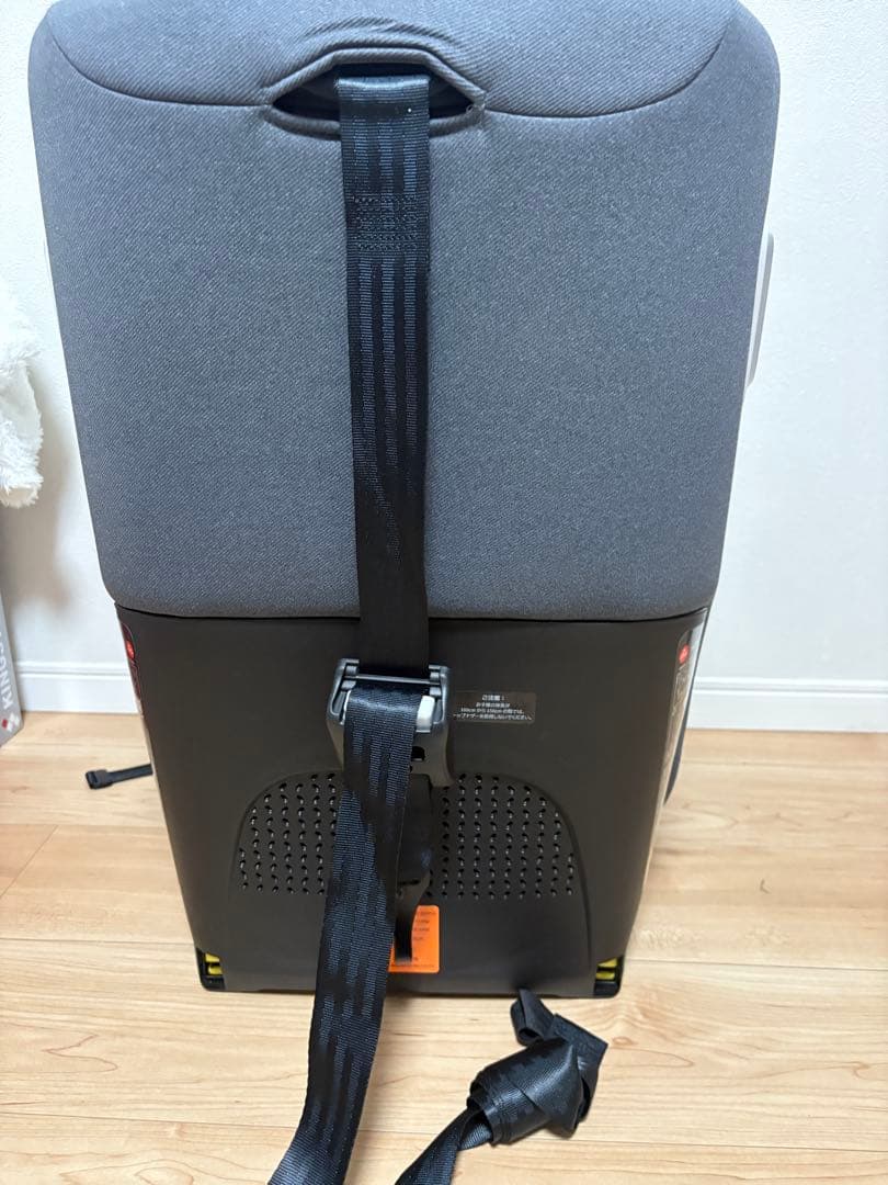 ジュニアシート　チャイルドシート　ISOFIX ５点式安全ベルト　傾斜機能
