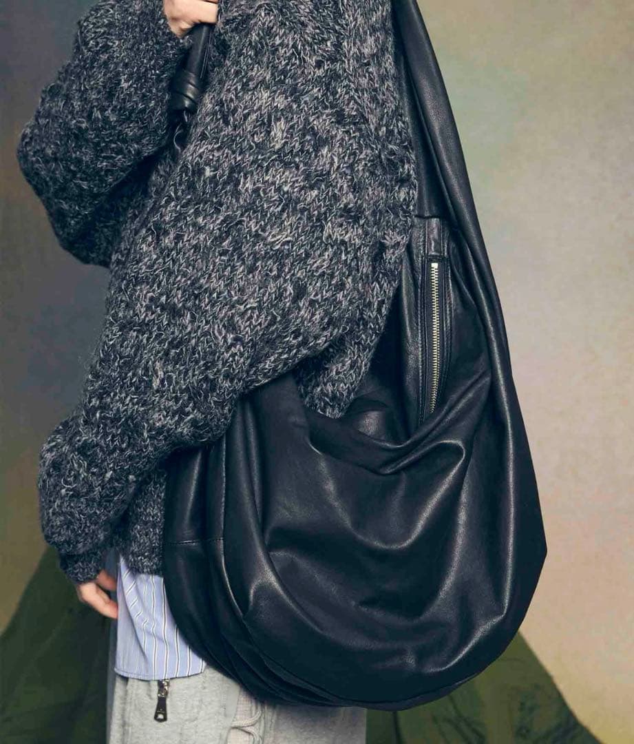 MAISON SPECIAL メゾンスペシャル 完売レザーショルダーバナナバッグ