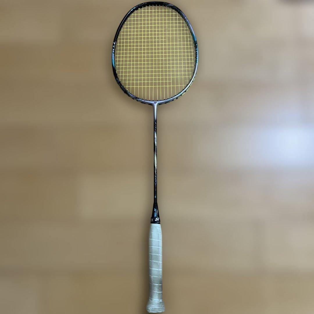 【専用コーチさん】 ヨネックス　バドミントンラケット　アストロクス88sツアー