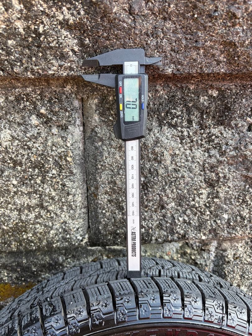 ダイハツ LA600S タントカスタムRS 15インチスタッドレス